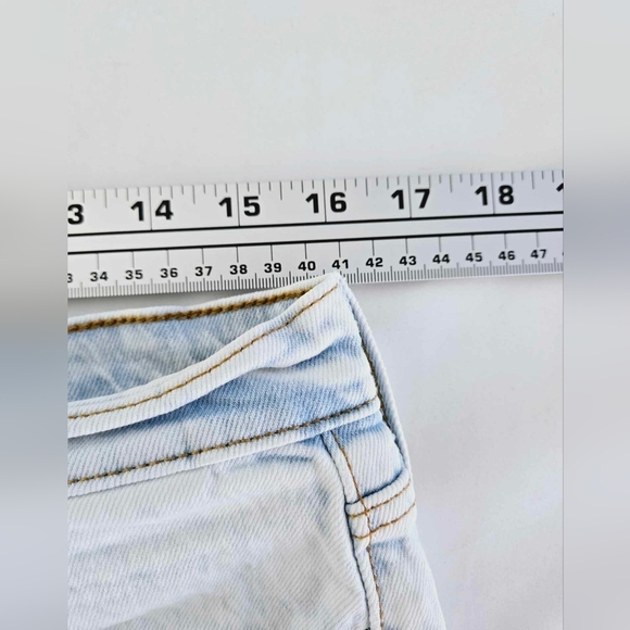 Levi's Wedgie Skinny Light Wash Size 32 Jeans - Picture 11 of 15